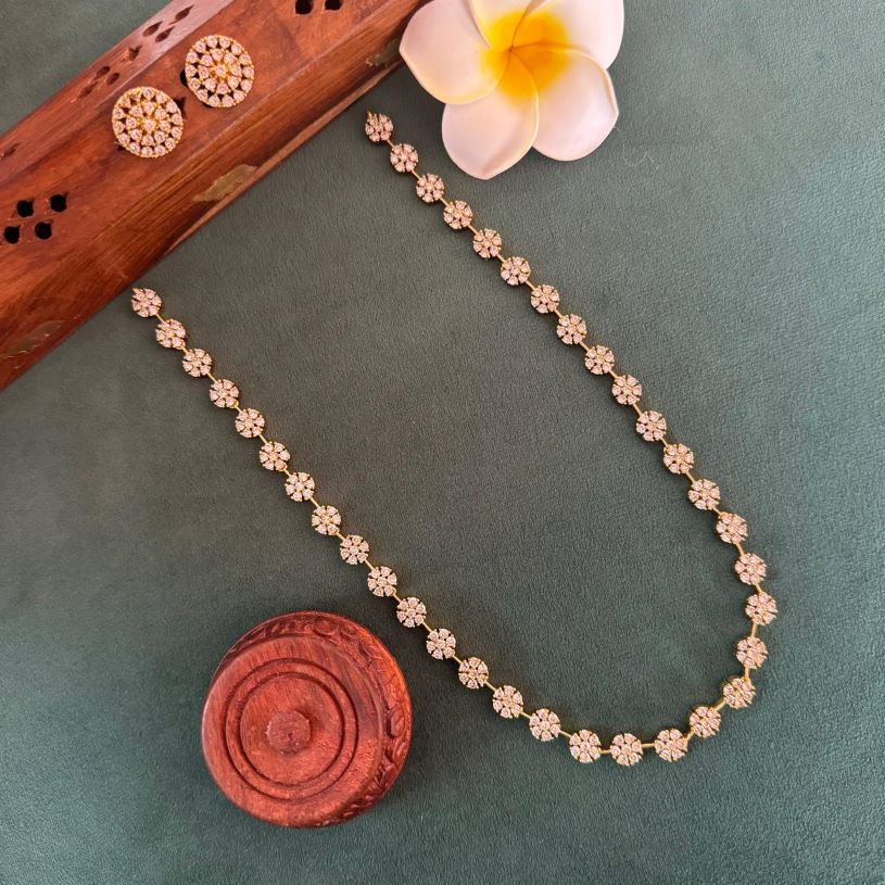 DIAMOND WHEEL WHITE STONE HARAM WITH NECKLACE 