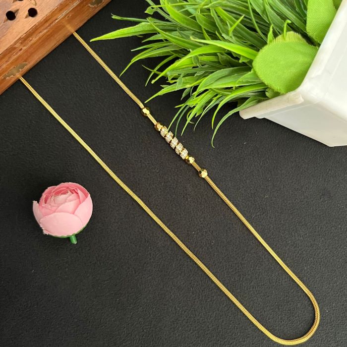 MOP CHAIN WITH WHITE COLOUR SPIRAL 