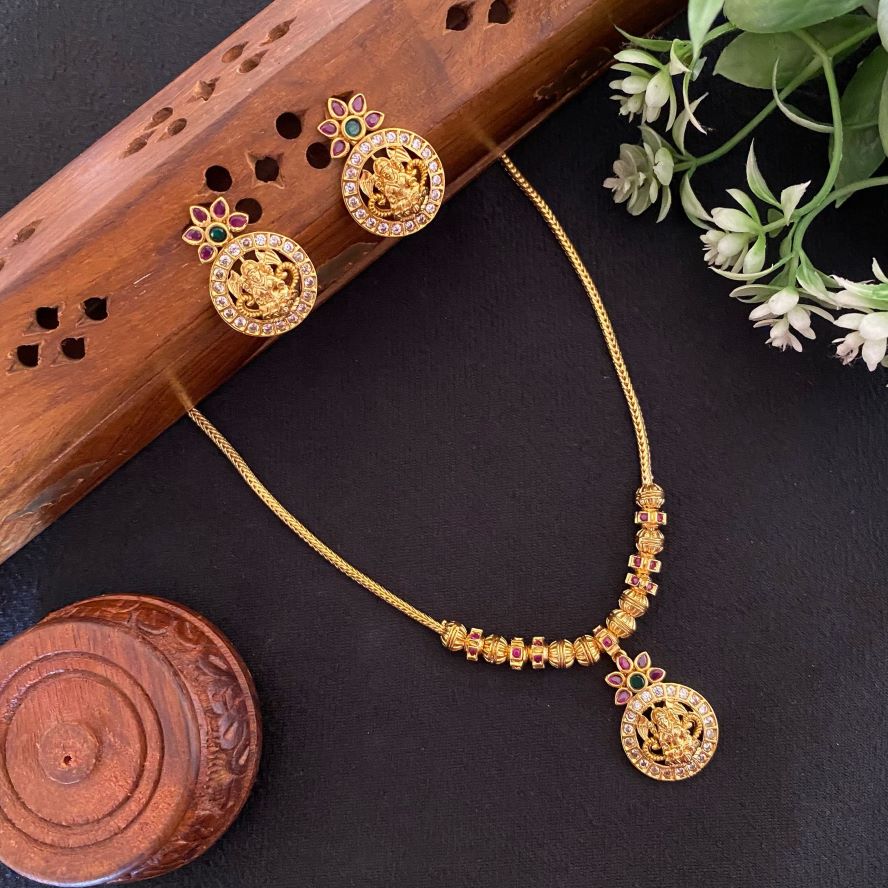 LAKSHMI PENDANT WITH BALL NECKLACE 