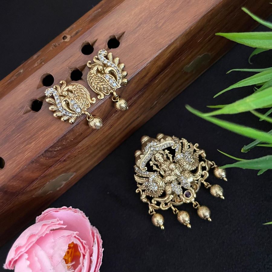 GOLD PLATED PEACOCK EARRING WITH PENDANT