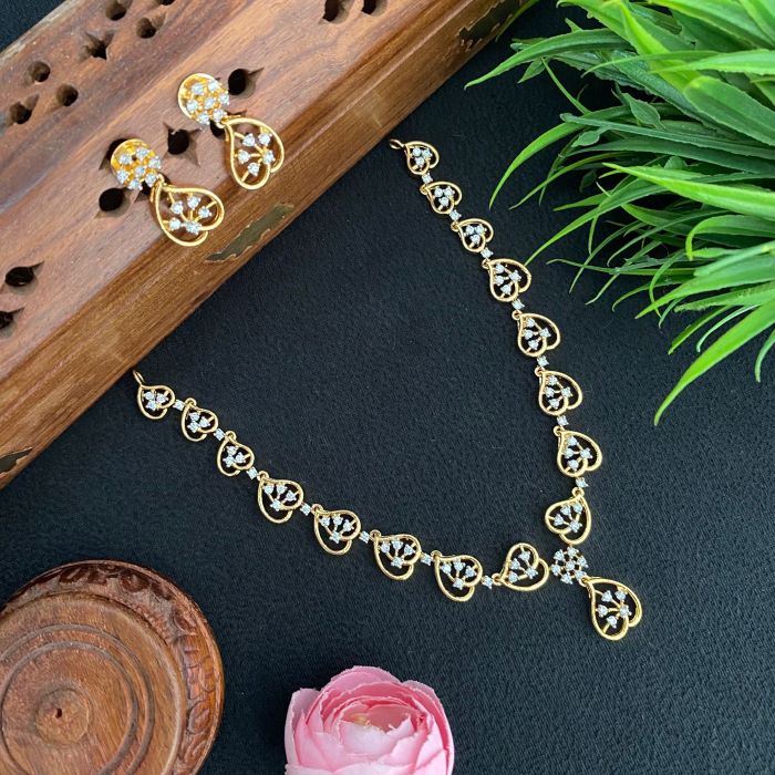 REAL DIAMOND PATTERN HEART SHAPE NECKLACE