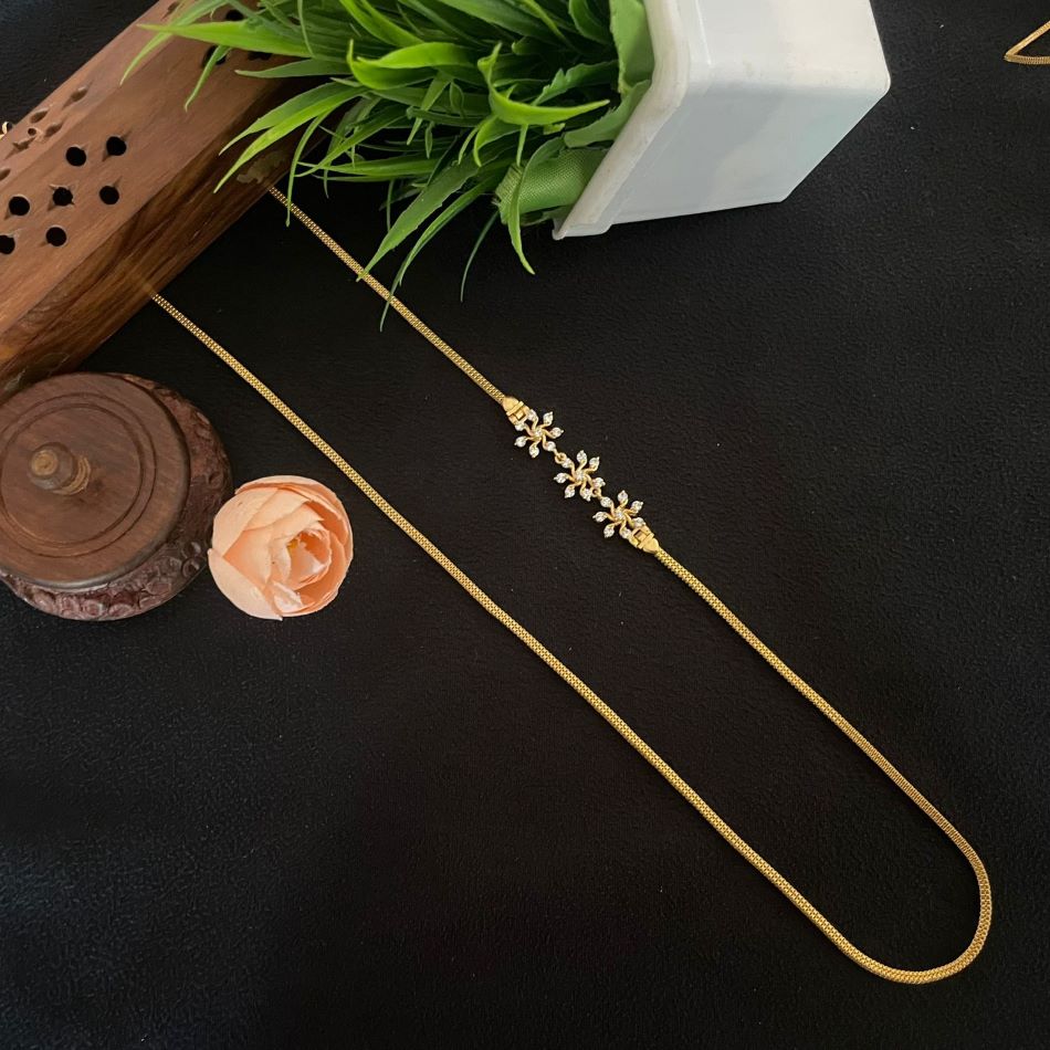 DIAMOND REPLICA 3 FLORAL MOP CHAIN 